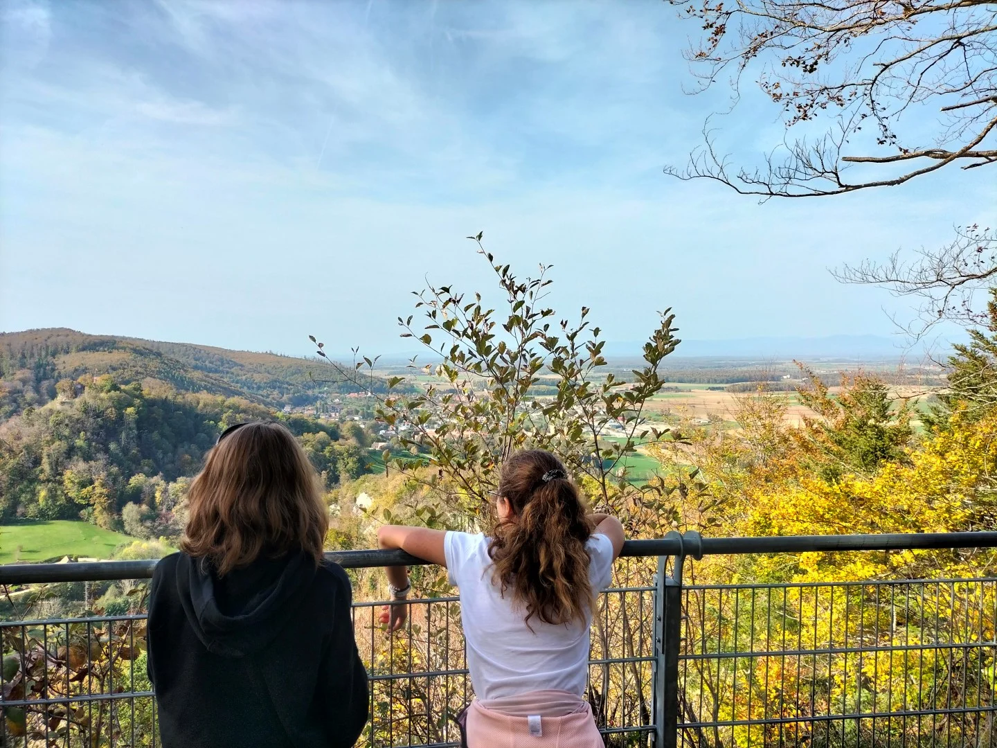 randonnée dans le Sud de l'Alsace au-dessus du château de Ferrette, sur le plateau des nains